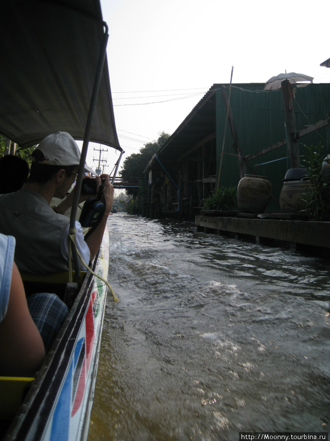 На пути к реке Квай мы проезжали местные селения, которые стоят на краю реки Паттайя, Таиланд