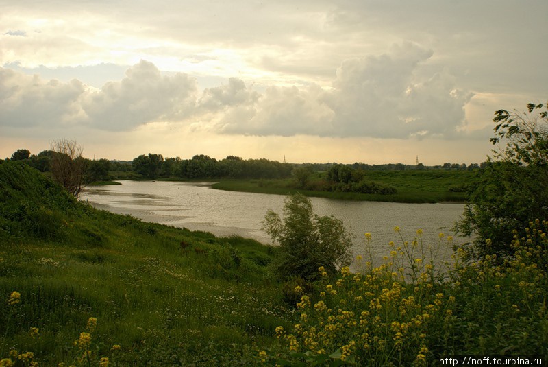 Село находится на одном из многочисленных Волжских заливчиков Никольское, Россия
