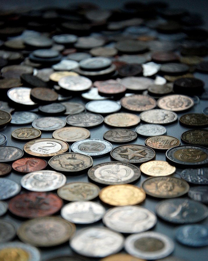 Когда уйду на пенсию, буду продавать на рынке накопившиеся монеты по 10 руб. за штуку:)
