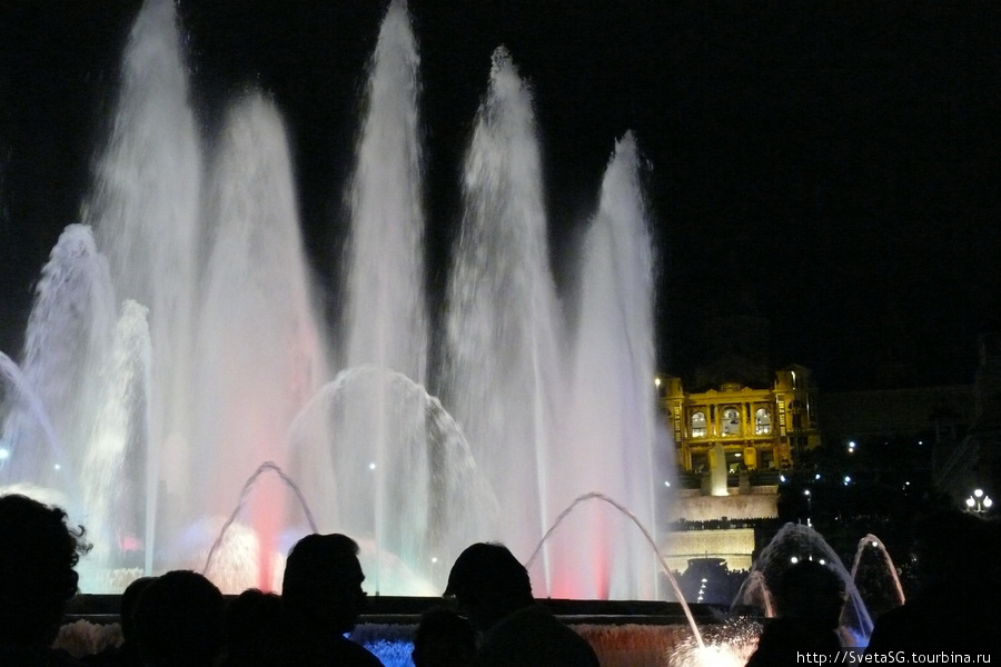 Поющие фонтаны Барселона, Испания