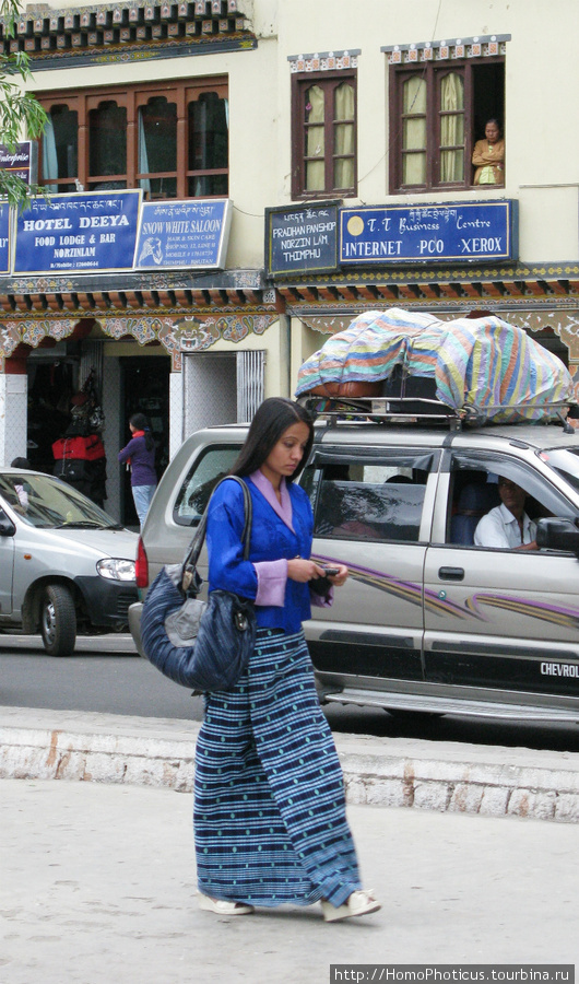 На улицах Тхимпху Тхимпху, Бутан