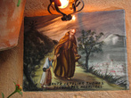 Фрески о Святой Каталине Томас украшают каждый дом.
