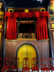 Был даже свой театр — Палата Минькхием, находящаяся справа позади храма Хоакхием