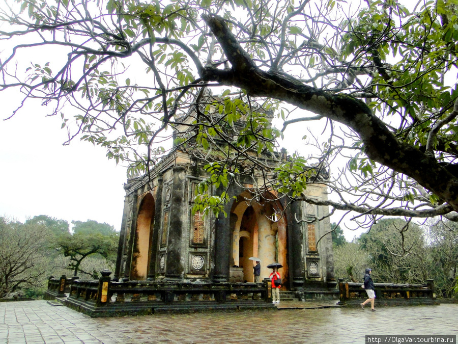 Башни символизируют власть императора Хюэ, Вьетнам