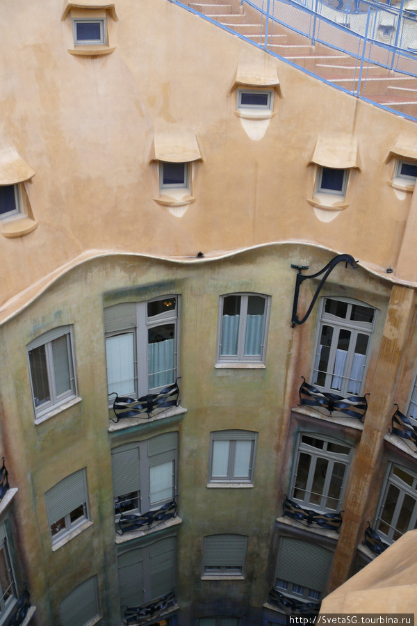 Каса (Дом) Мила (Ла-Педрера) Барселона, Испания