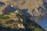 Вид на Чембало и руины 19-й батареи со скалы Мотыль.