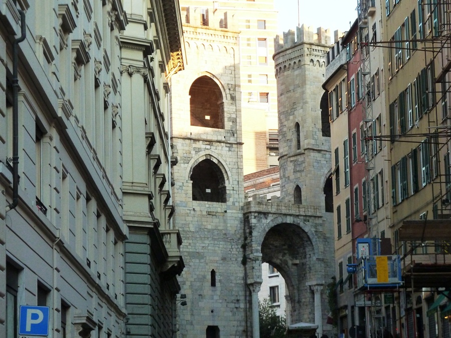 Ворота Порта-Сопрана Генуя, Италия
