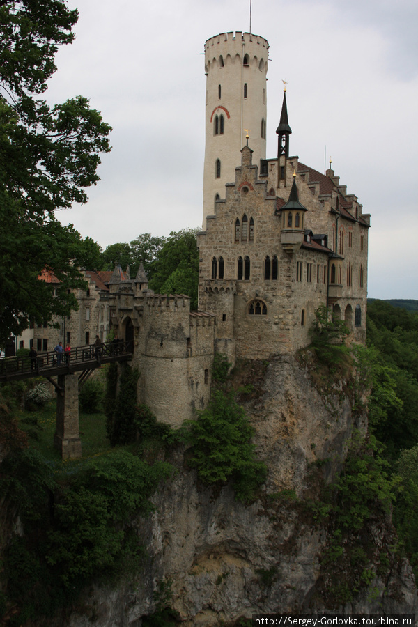 Замок, выросший из скал Штутгарт, Германия