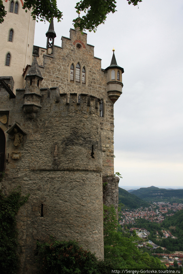 Замок, выросший из скал Штутгарт, Германия
