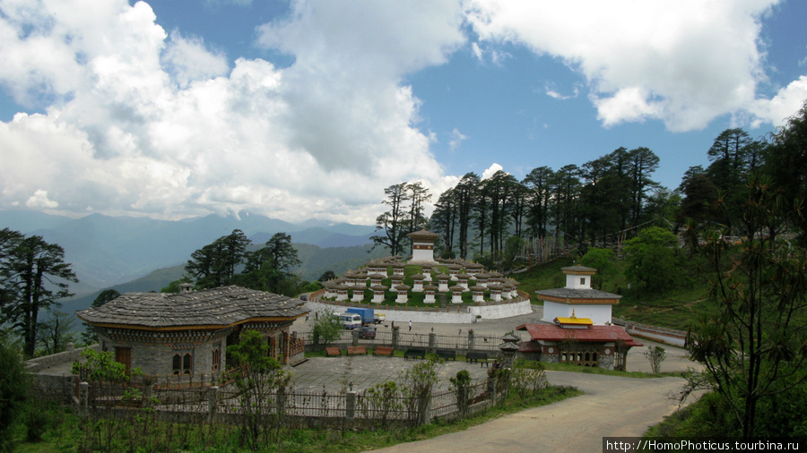 Мемориал на перевале Дочула в честь ассамской операции Район Пунакха, Бутан