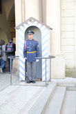 Охрана у входа во второй двор Пражского Града