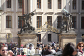 Вход в первый двор Пражского Града — Ворота Гигантов