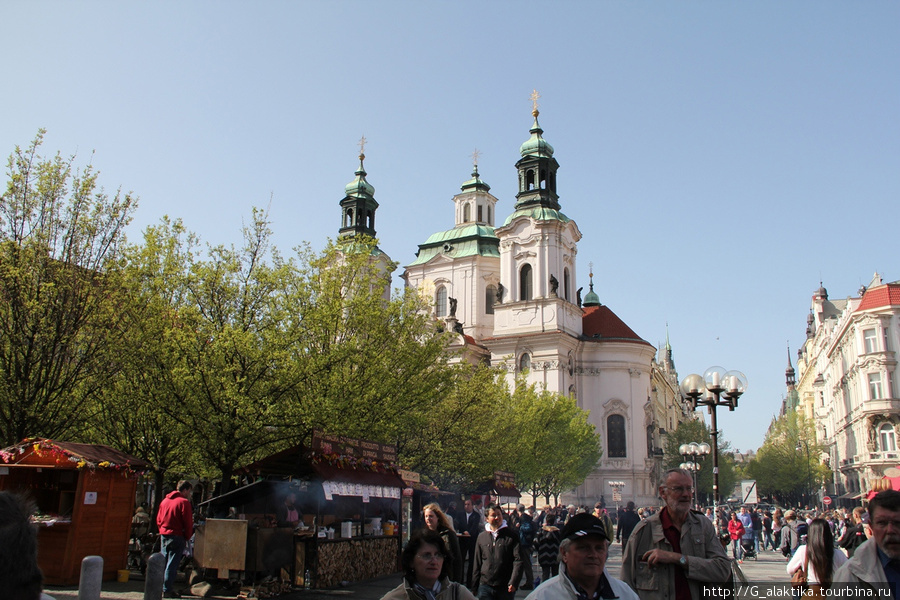 Староместкая площадь, ярмарка перед Пасхой Прага, Чехия