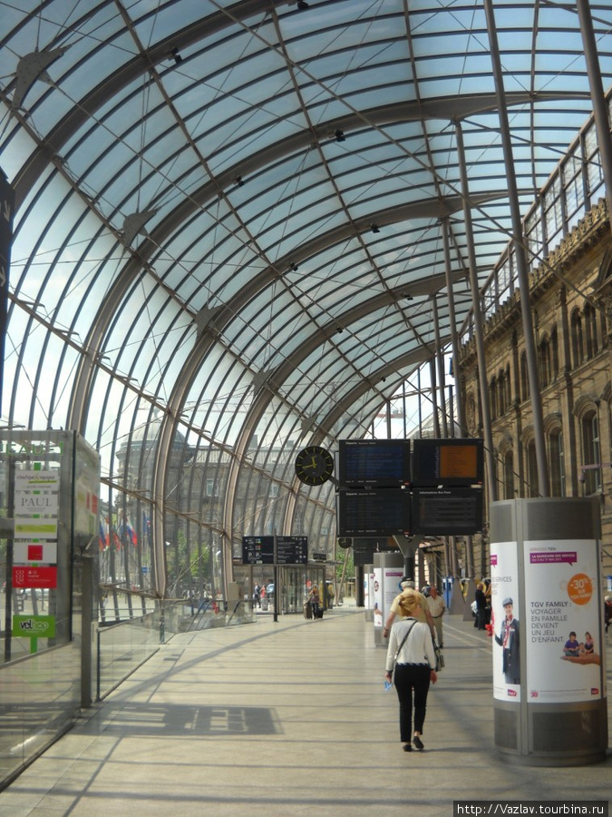 Внутри вокзала Страсбург, Франция