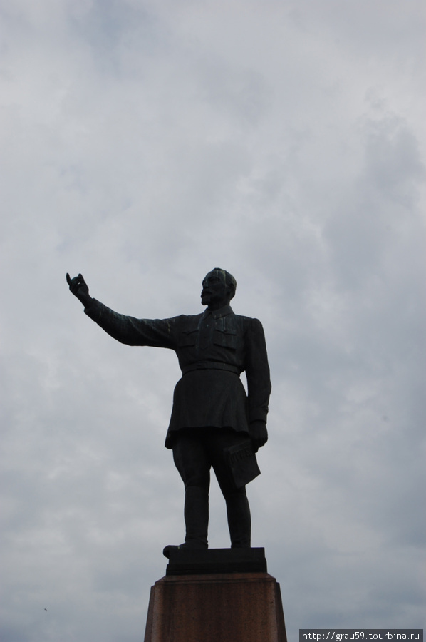 Памятник Феликсу Дзержинскому Саратов, Россия