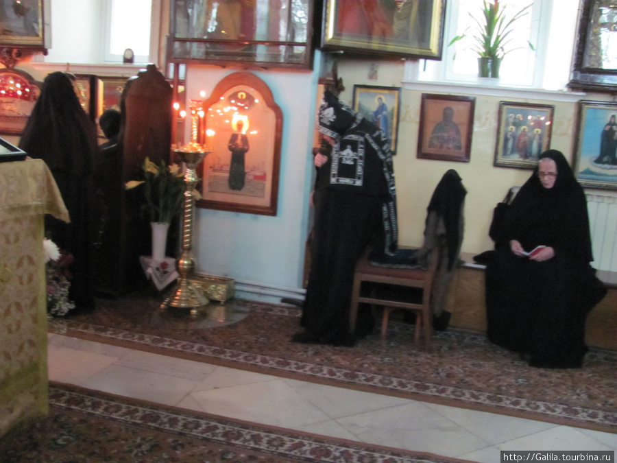 В церкви Казанской иконы Божией Матери.