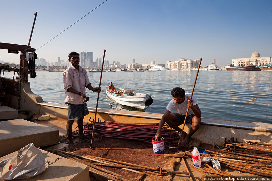 Рассказ про нелегкую жизнь моряков Дубай, ОАЭ