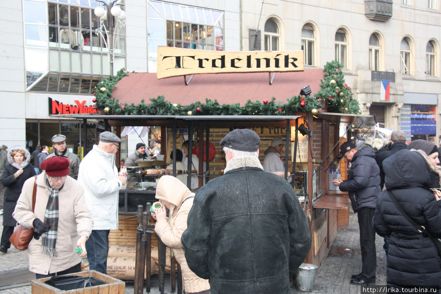 Трделник — популярное лакомство Прага, Чехия