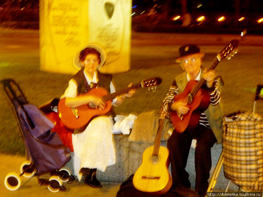 Уличные музыканты-не любят когда их фотографируют Пальма-де-Майорка, остров Майорка, Испания