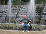 Собственно я возле фонтана который возле Версаля