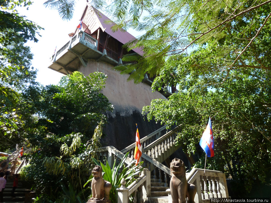 Пном Кулен, лингамы Шивы и храм лежачего Будды Провинция Сиемреап, Камбоджа