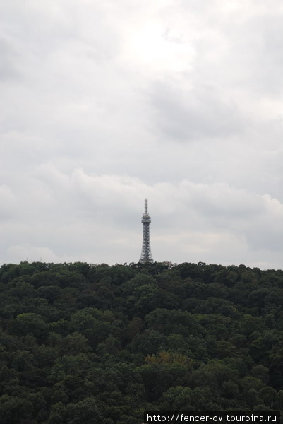 Башня Петршин. С нее тоже открывается отличный вид на город Прага, Чехия