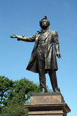 Площадь Искусств  — памятник А.С. Пушкину
