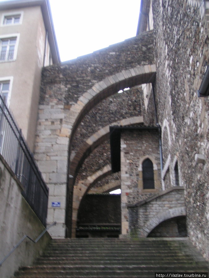 Боковые укрепления Вьенн, Франция