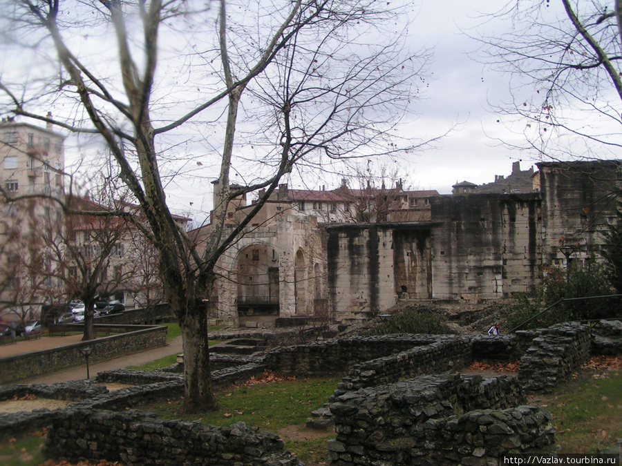 Остатки античных зданий