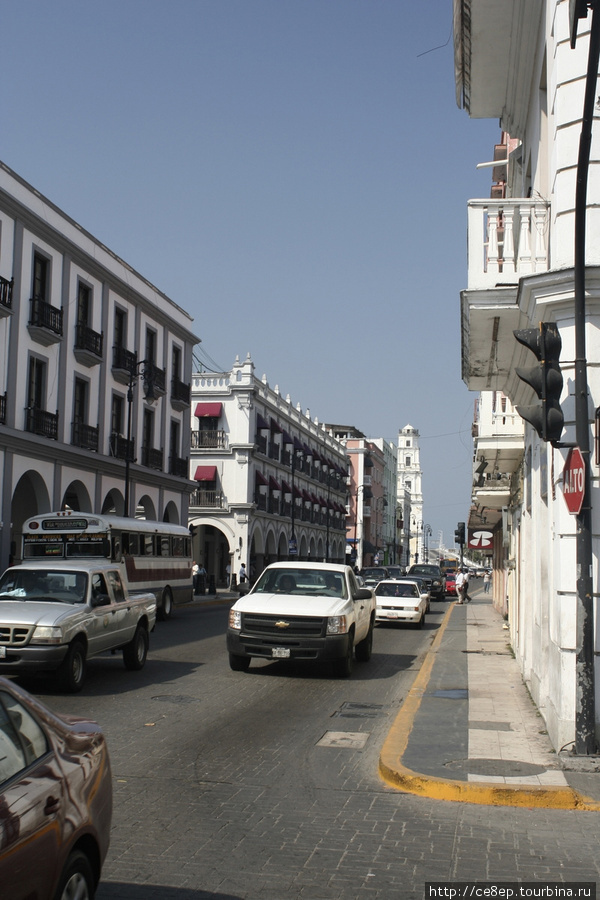 Центральная улица города Веракрус, Мексика