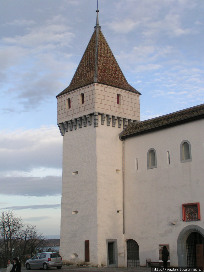 Угловая башня Ньон, Швейцария