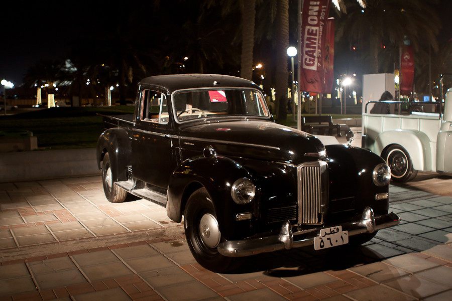 Тут же расположен музей ретро автомобилей Доха, Катар