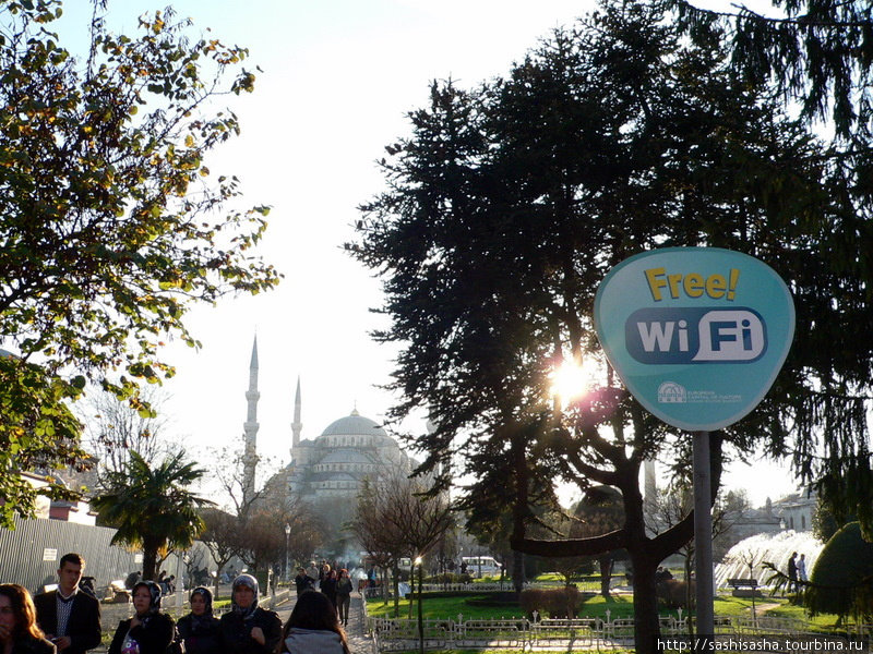 Зона с бесплатным WiFi в самом центре Стамбула Стамбул, Турция