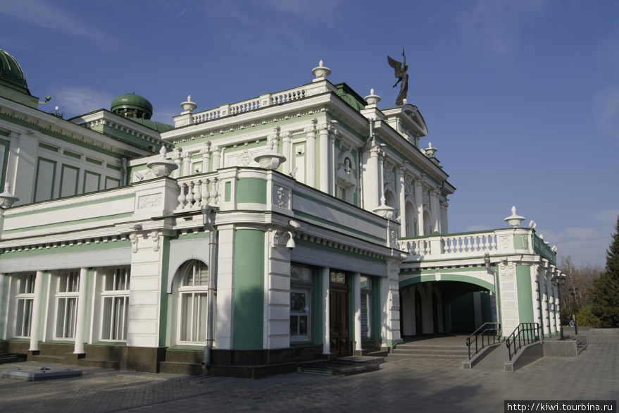 Здание драмтеатра, архитектор — Хворинов Омск, Россия