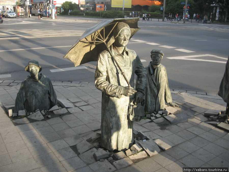 Женщина с зонтом Вроцлав, Польша