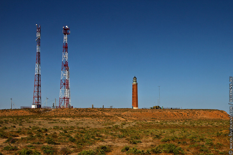 Заброшенный маяк на бывшем берегу Астраханская область, Россия