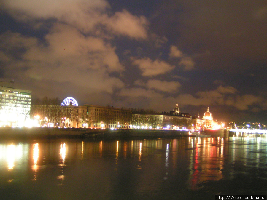 Ночь и тишина Лион, Франция