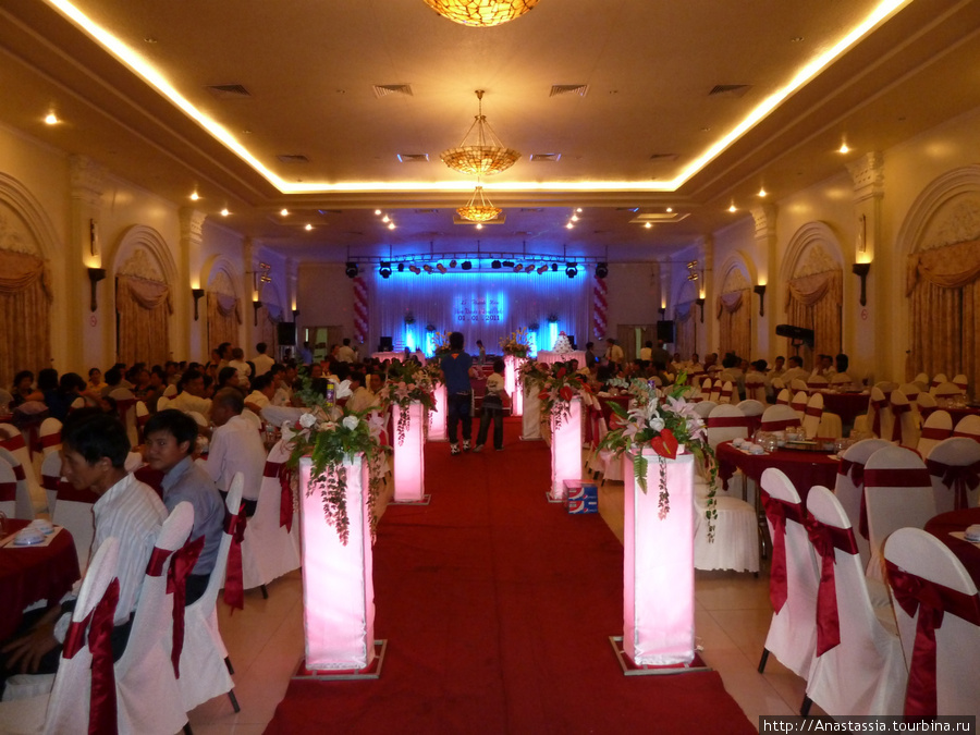 Зал для проведения свадеб. Хошимин, Вьетнам