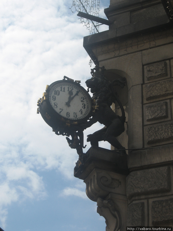 Часы со львом. Клодзко, Польша