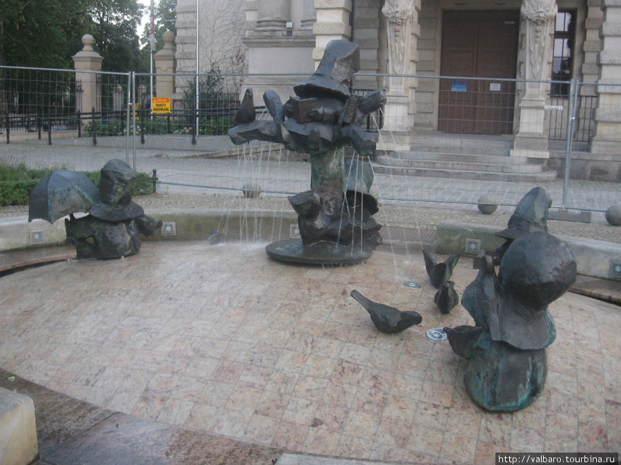 фонтан перед детским театром Вроцлав, Польша