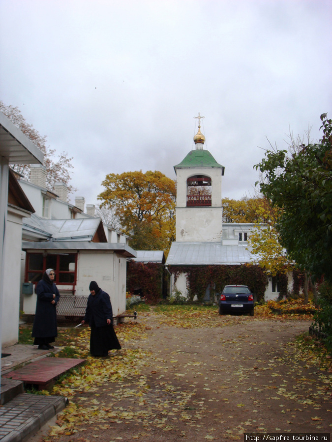 На краю города ,где река Великая. Псков, Россия