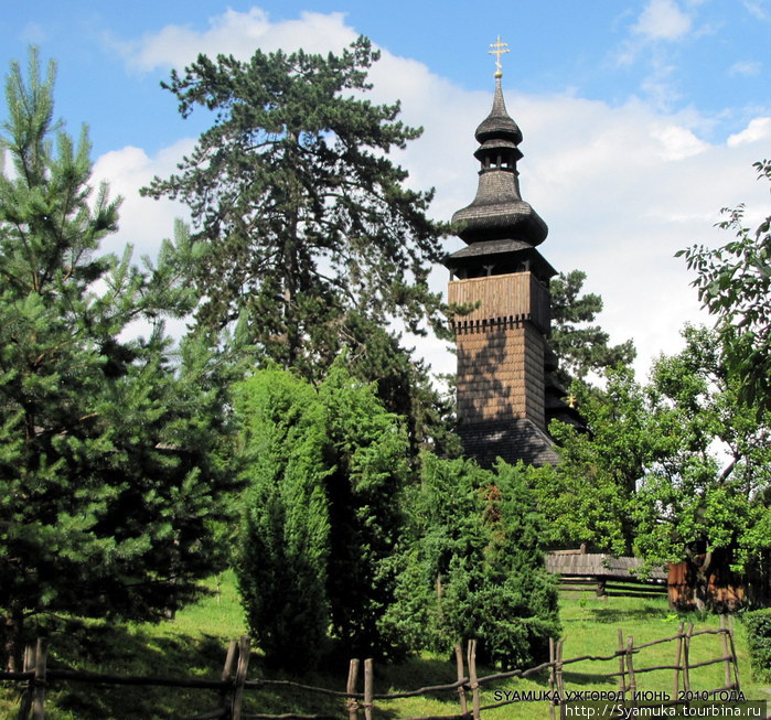 Колокольня церкви построена позднее — в конце XIX – в начале XX веков. Ужгород, Украина