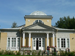 Павильон роз в Павловске.