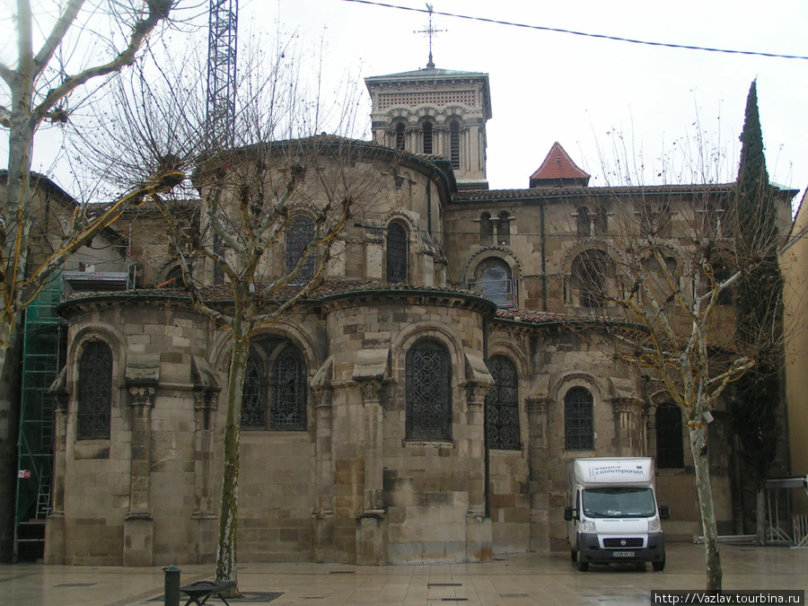 Общий вид собора Валанс, Франция