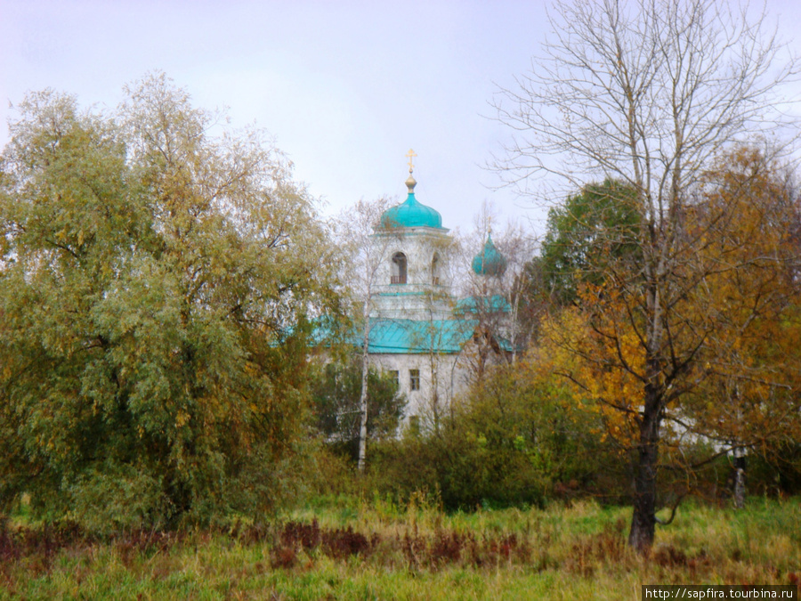 Древнейший монастырский храм  у речушки Мирожка. Псков, Россия