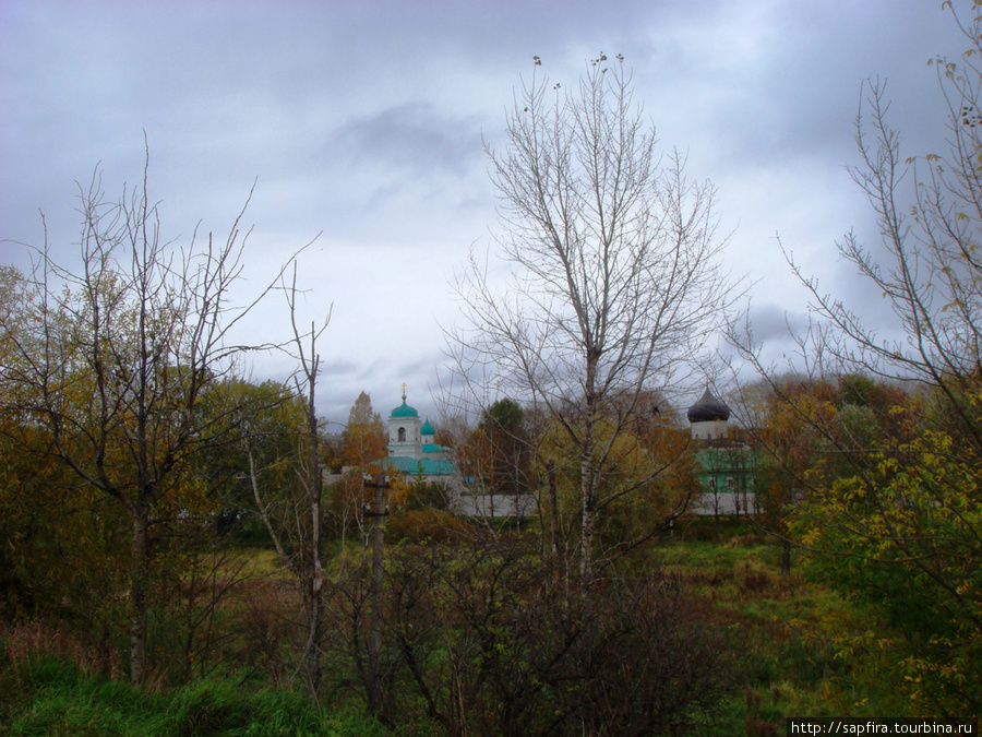 Древнейший монастырский храм  у речушки Мирожка. Псков, Россия