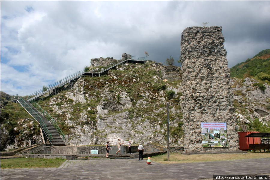 Бзыбский храм-крепость эпохи Абхазского царства X век Абхазия