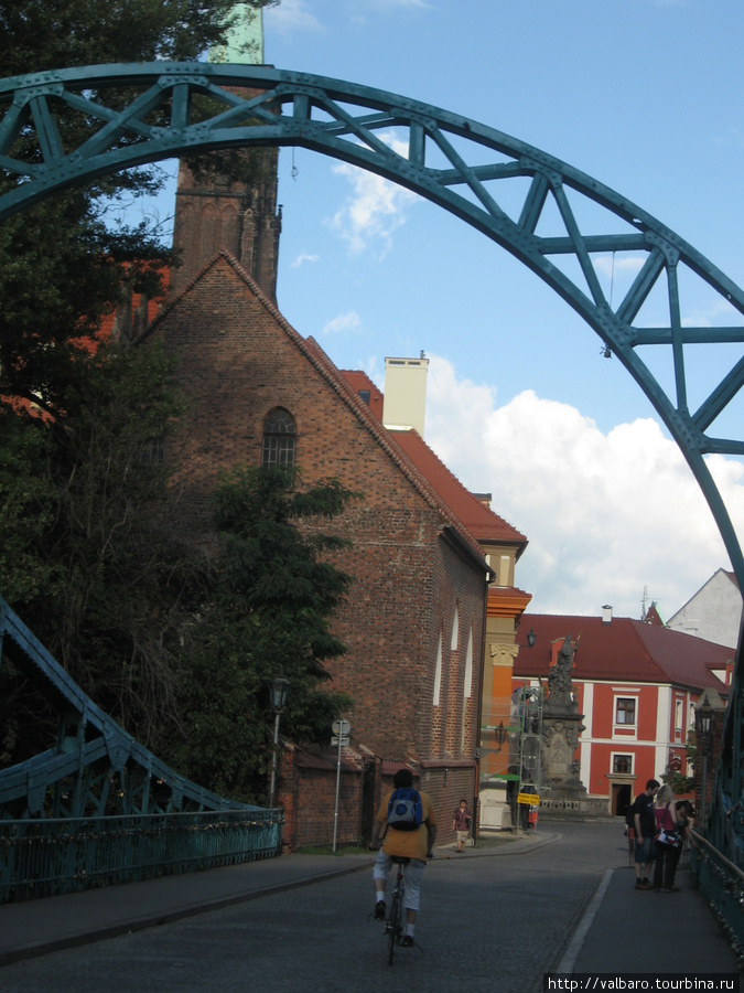 мост, ведущий на Тумский остров Вроцлав, Польша