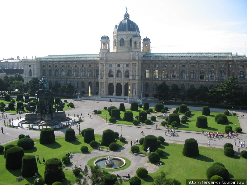 Вид из окон на здание-близнеца Вена, Австрия