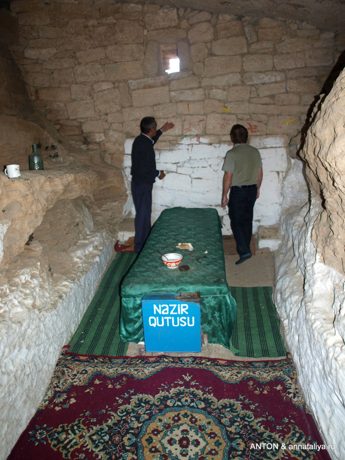 Надгробие святого старца Гобустан, Азербайджан